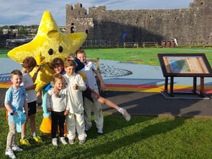 Cricket returns to the castle!
