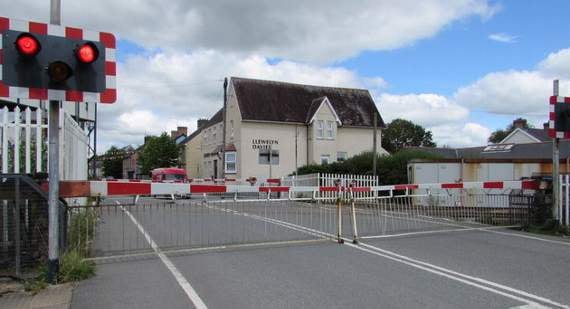 Whitland level crossing renewal