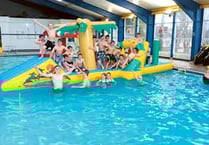 A ‘splashing’ tour for young Otters!