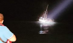 Late night rescue for yacht grounded amongst rocks on Caldey Island