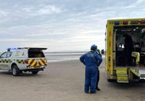 Coastguards assist with Pendine rocks casualty
