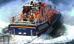 Tenby lifeboat assists swamped canoe off Stackpole Head