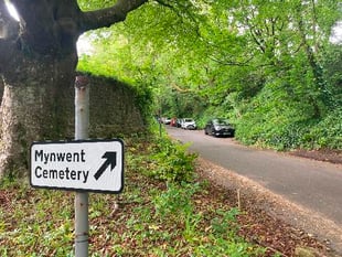 ‘Irresponsible’ parking blocking Tenby cemetery route