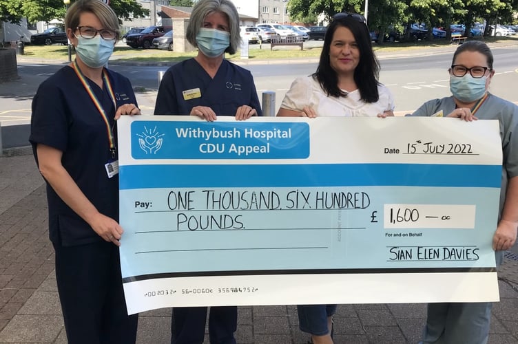 Carten cyclists cheque