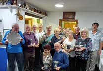 Prizes presented to Saundersfoot bowlers