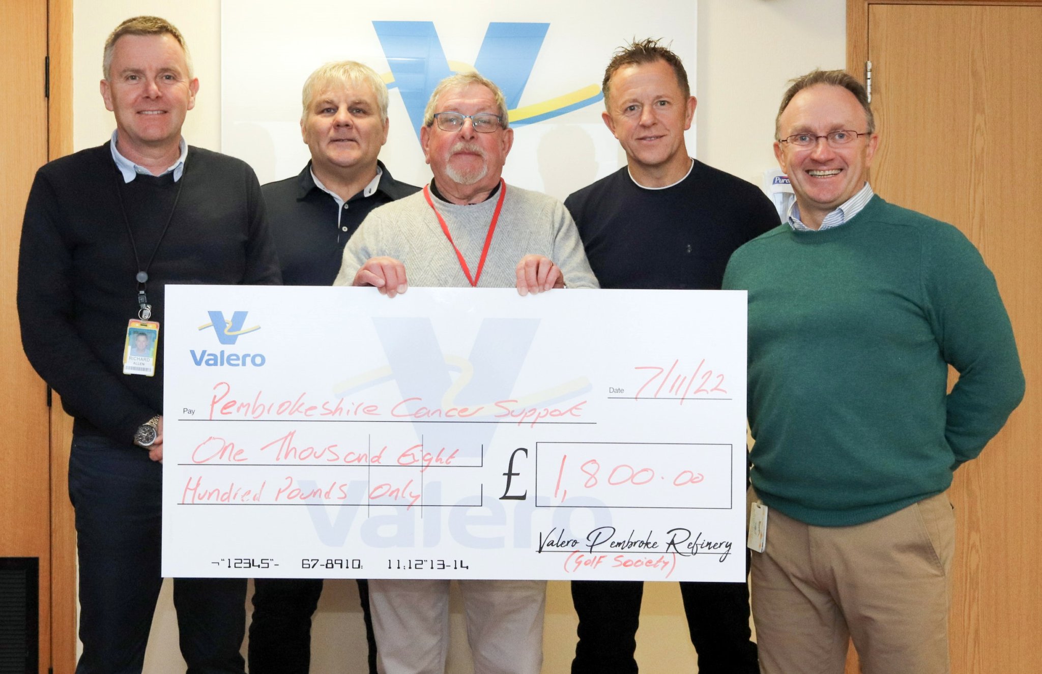 Pembrokeshire Cancer Support receives boost from Valero Golf Society