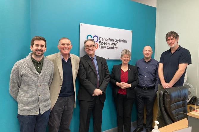 Mick Antoniw, Counsel General and Minister for the Constitution, and Jane Hutt, Minister for Social Justice, visited the Speakeasy Law Centre in Cardiff to see for themselves how specialist legal advice services can help people.