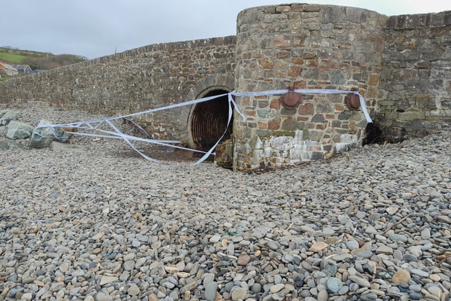 Oil pollution at Broad Haven