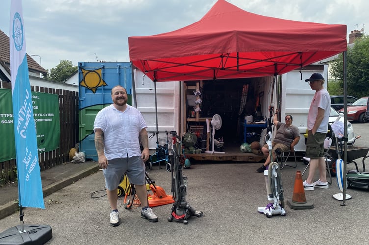 Ace Benthyg Scott and volunteers