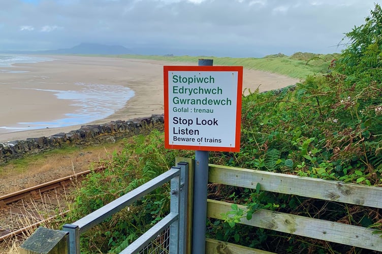 Harlech Cliff level crossing