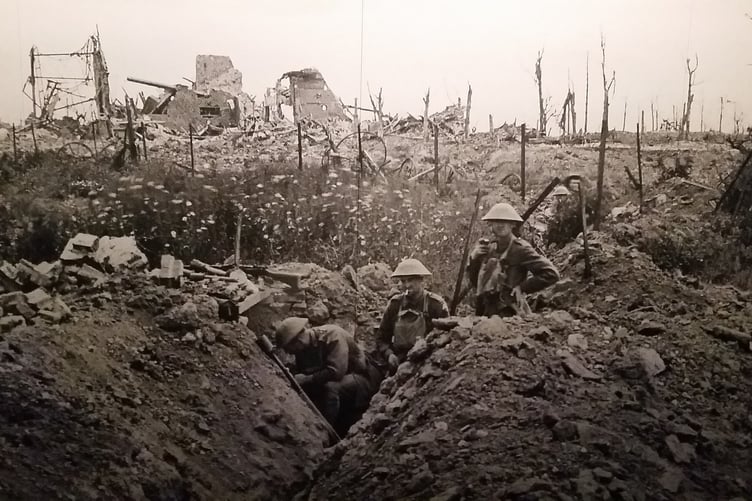 First World War trench soldiers