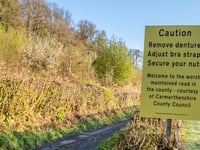 Fed-up residents install hilarious road sign 