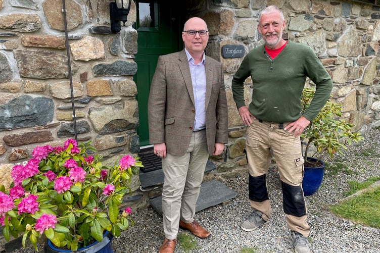 Paul Davies with Ian Pattinson, Discover Walking Pembrokeshire