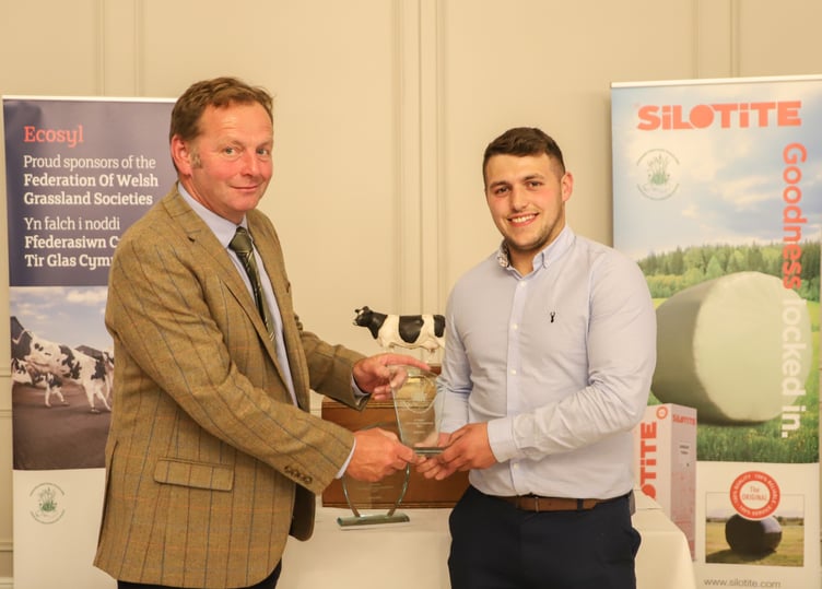 Owain Rees being presented by Competition Sponsors Wynnstay