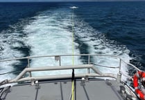 Lifeguards team up with RNLI to save speedboat casualties in 8ft waves