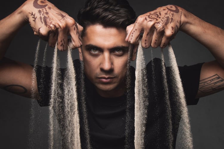 Magician Ben Hart - Jadoo