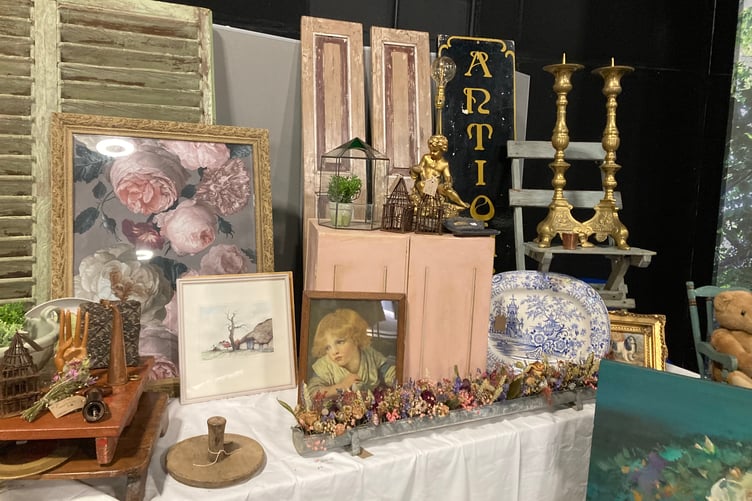 National Botanic Garden Antiques Fair