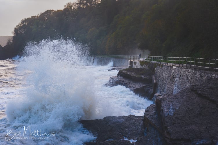 Wisemans Bridge storm wave