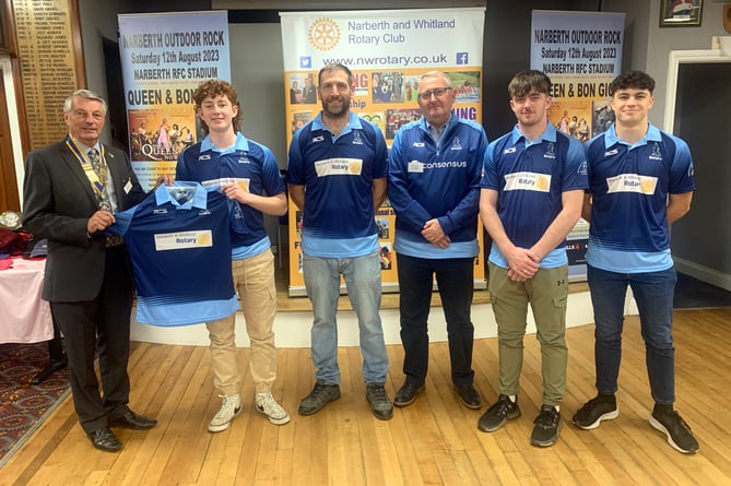 Otters Youth Team with Coach Jason Jennings third from left, next to Treasurer John Llewellyn