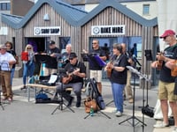Slipway Ukes - Saundersfoot ukulele band - bounces into the New Year