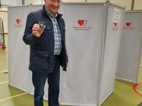 Kilgetty man gives blood for 100th time at Tenby session