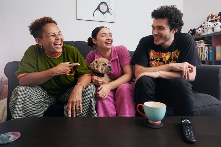 2023  10  09 Gogglebocs - Bryste - Molara, Maisie a Finn