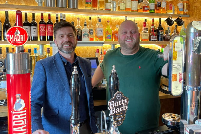 Stephen Crabb MP and Proprietor of Milford Haven’s Martha’s Vineyard Dan Mills discussing the business needs of the hospitality sector ahead of the season.