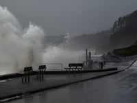 RNLI urges public to stay safe as Storm Éowyn hits Wales