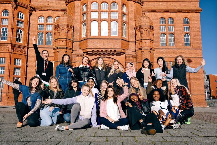 Cyfranwyr Neges Heddwch ac Ewyllys Da 2024 Peace and Goodwill Message Contributors