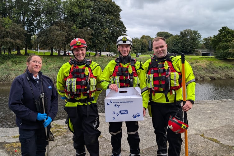 The firefighters from Mid and West Wales Fire and Rescue Service’s Haverfordwest Fire Station were able to catch the ducks in a net and release them from the fishing line before putting them in the care of the RSPCA.