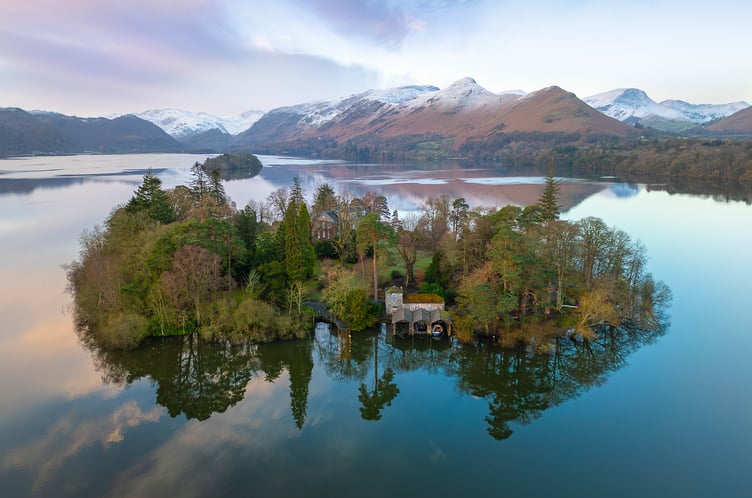 Jason Laugharne (Tenby Camera Club) - A Home on the Lake