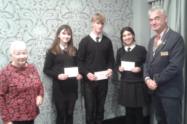 Winners of the Youth Speaks competition with Rotarian Barbara Rumbold: Wiktoria Ras, Max Clarke, Ayesha Javid, Rotarian Paul Crawford.