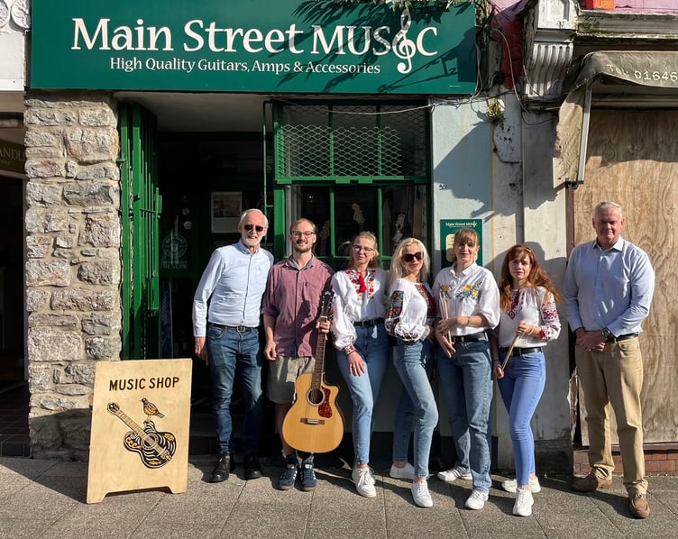 Malva at Main Street Music in Pembroke