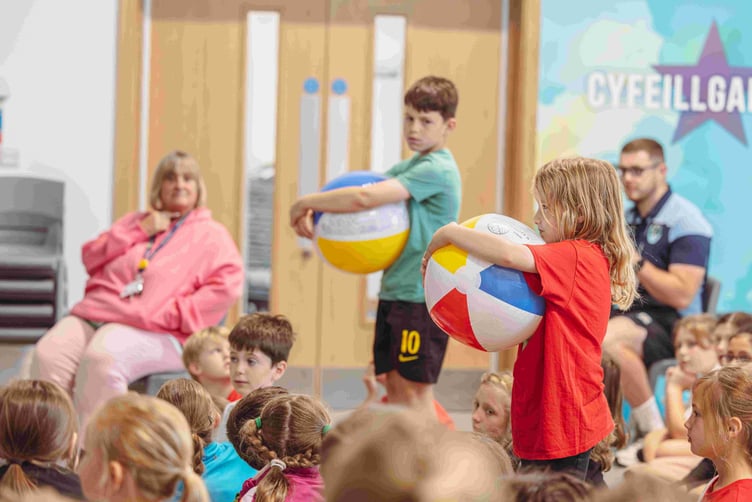 As part of Drowning Prevention Week 2025, Bluestone’s Blue Lagoon Water Park team is going into primary schools across Pembrokeshire and Carmarthenshire to teach over 1,000 children how to stay safe in and around water.