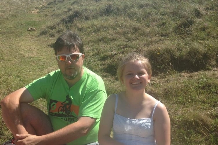 A teenage Eve Thomas and her dad Nigel