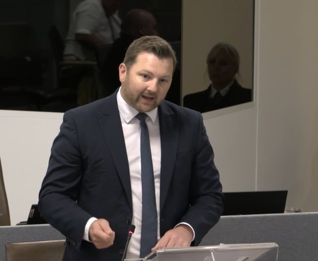Welsh Conservatives push for tax cuts