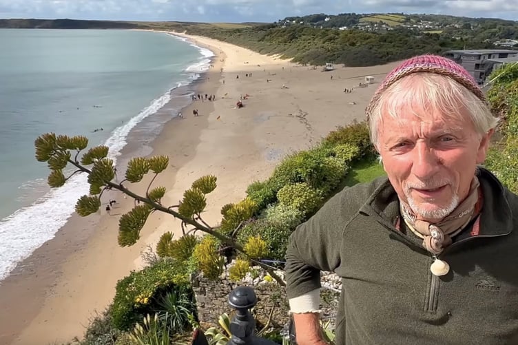 Simon Rowlands Giltar flower