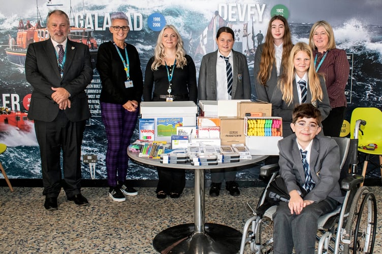 Ysgol Greenhill Valero Back to School donation