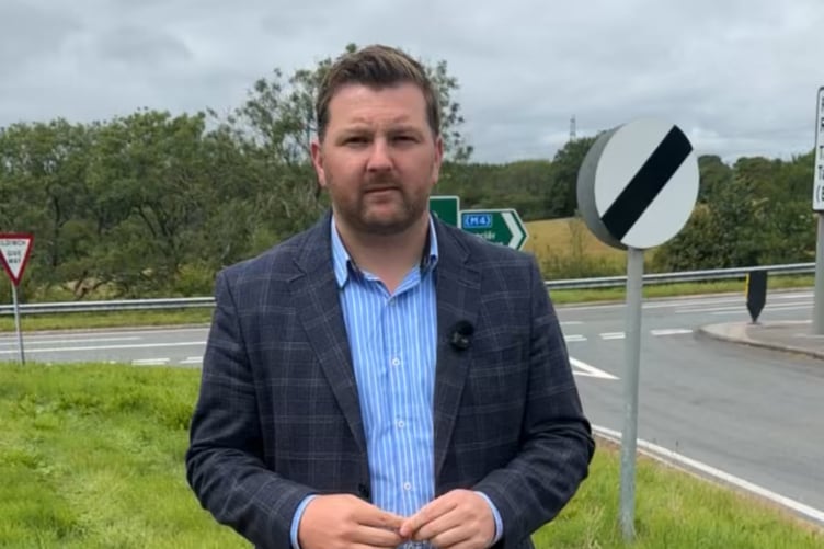 Sam Kurtz at Red Roses