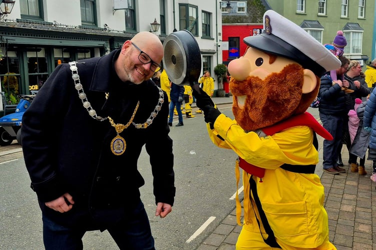 Stormy Stan making sure Mayor Dai Morgan behaves himself!