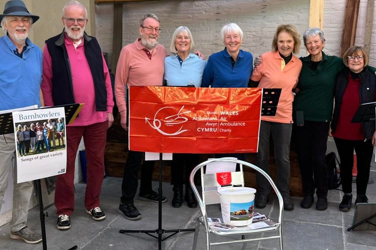 Barnhowlers busking in aid of Wales Air Ambulance