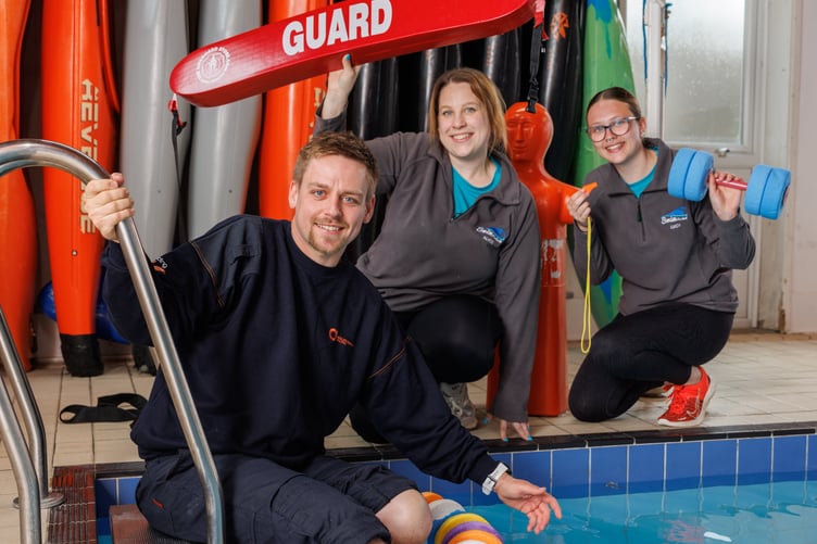 Wales & West Utilities’ Jay Howells , Swim Narberth pool manager Alice Brumby-Jones and assistant pool manager, Lucy Christopher-Barnes