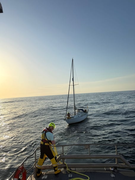 Towing the yacht