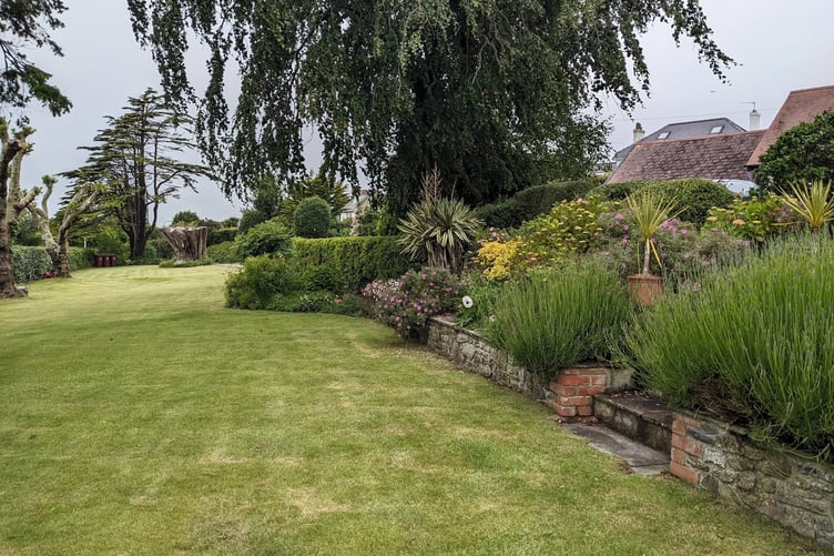 New Hedges WI member’s garden