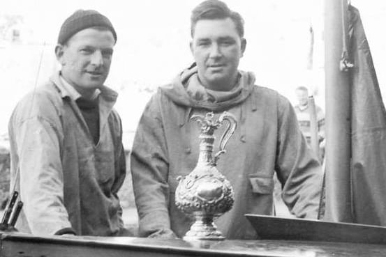 John Eastlake & Ray Brown winning The Commander Locke Trophy in R211 Chantey