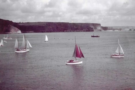 Dorothy Ann under full sail in 1961 Regatta